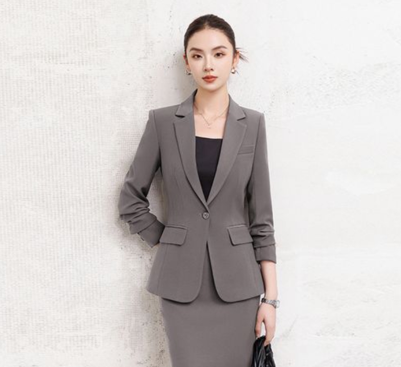 李某菲  30岁 离异 自办企业 女强人-东红文化
